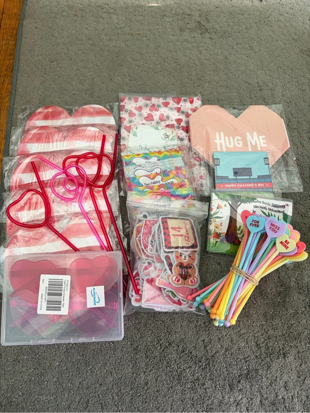Valentine's Day Party Favor Pack - Pink Heart Picks & Straws